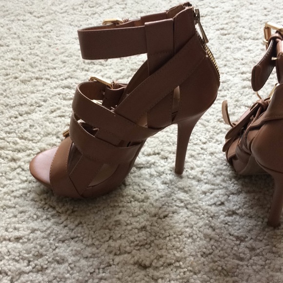 Heels - Picture 2 of 2